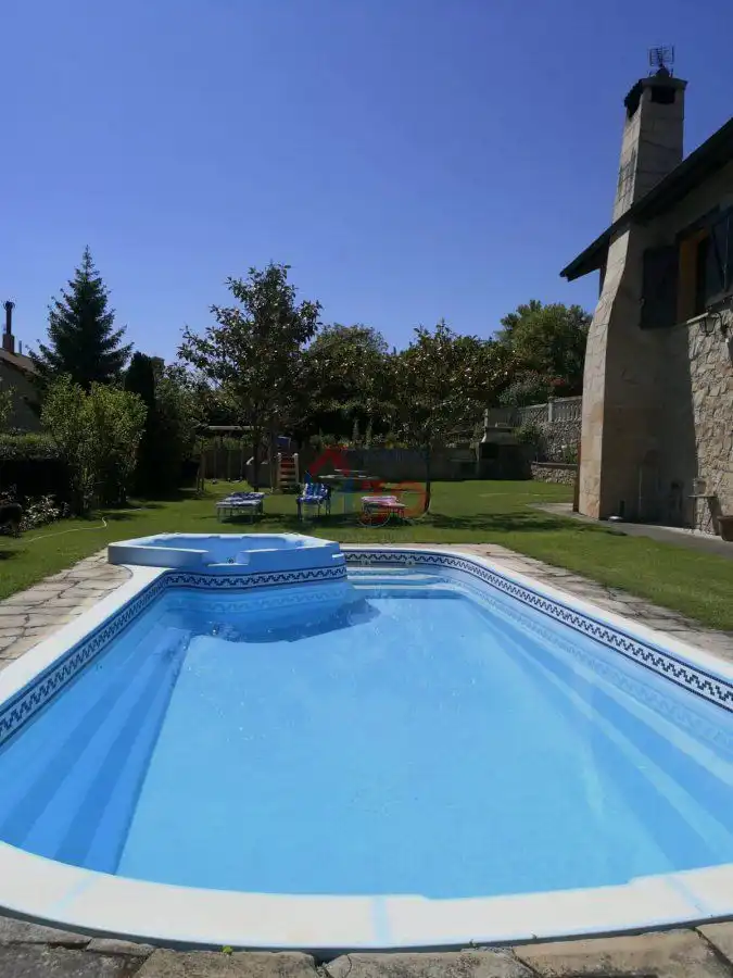 Chalet con piscina en venta en Condado de Treviño, imagen 8