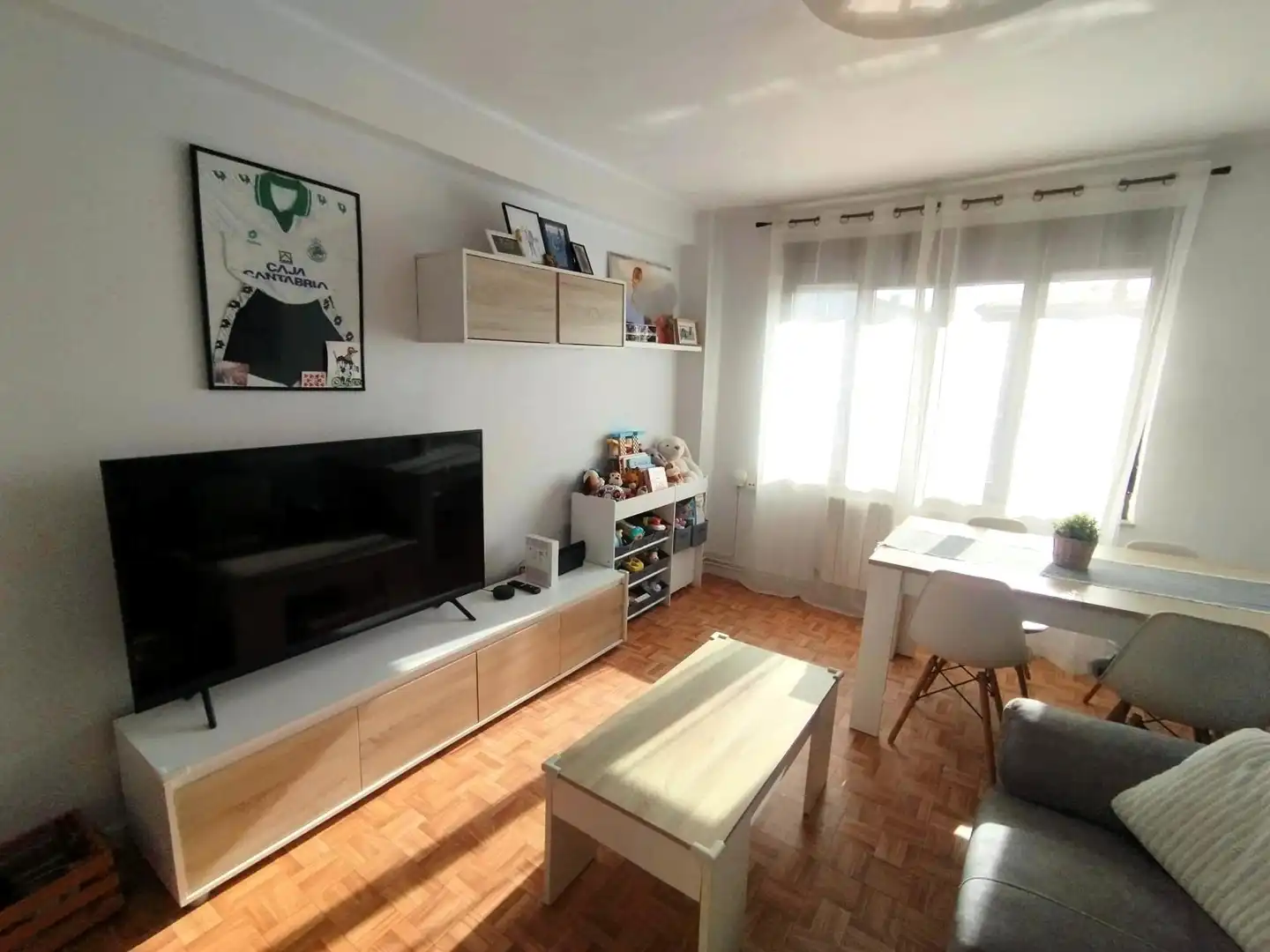 Wohnzimmer von Wohnung zum Verkauf in Santander mit Heizung
