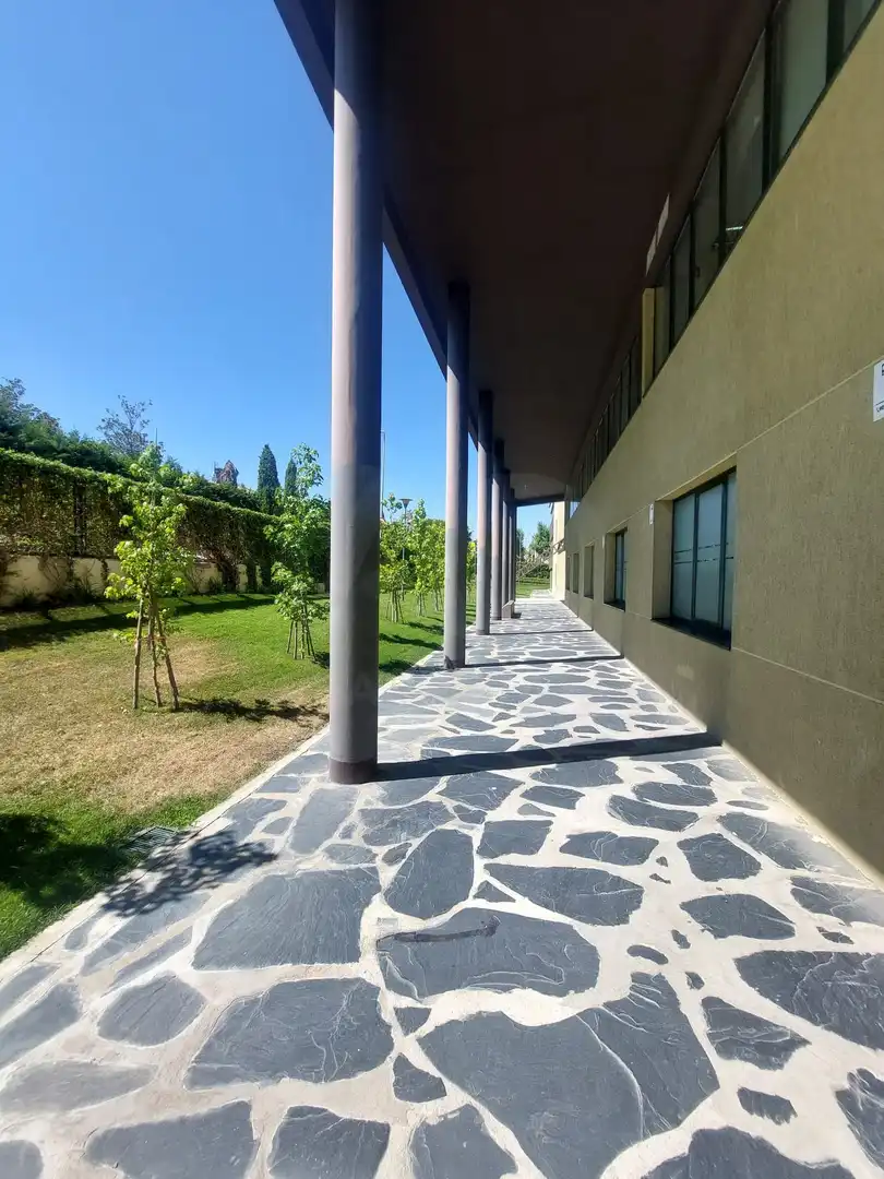 Terraza de Local en venta en Las Rozas de Madrid