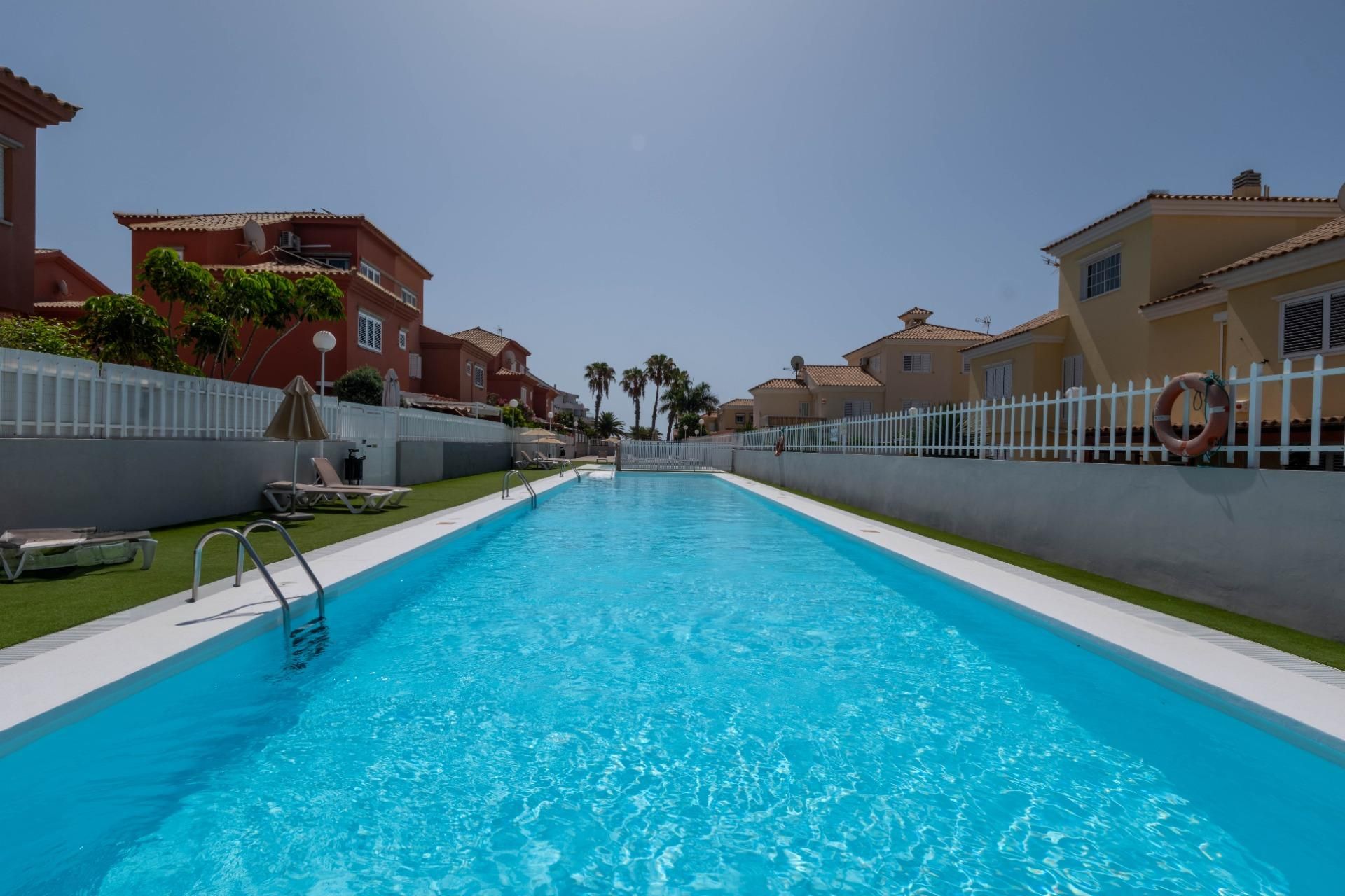 Swimming pool of Single-family semi-detached for sale in San Bartolomé de Tirajana  with Terrace