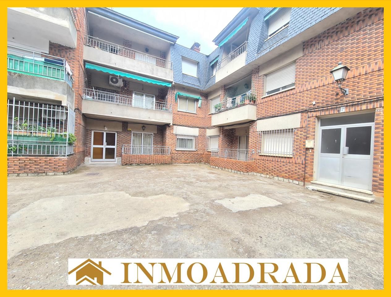 Exterior view of Planta baja for sale in La Adrada   with Terrace