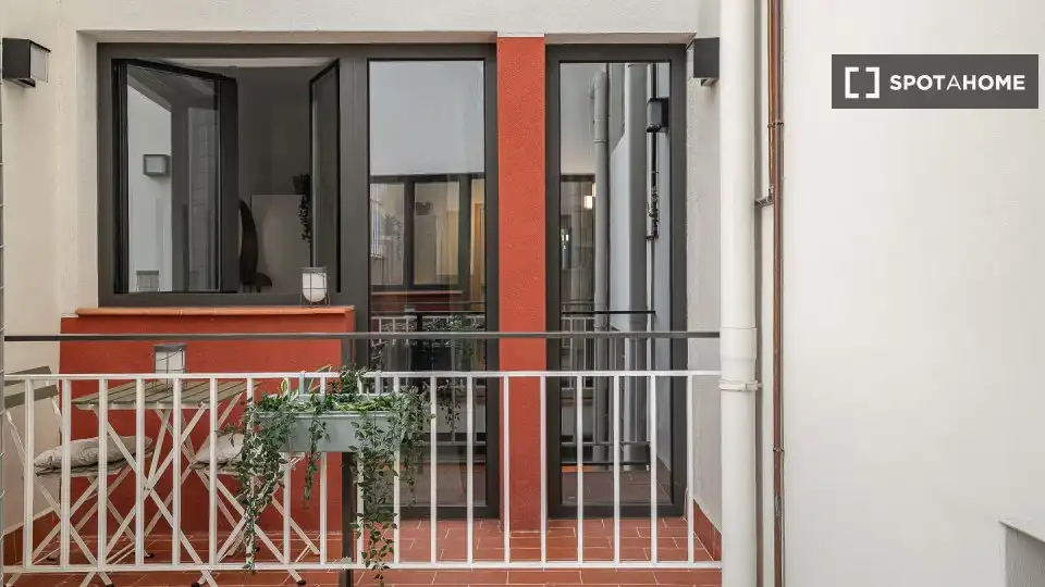 Balcony of Flat for rent in Barcelona  with Air Conditioner, Heating and Furnished