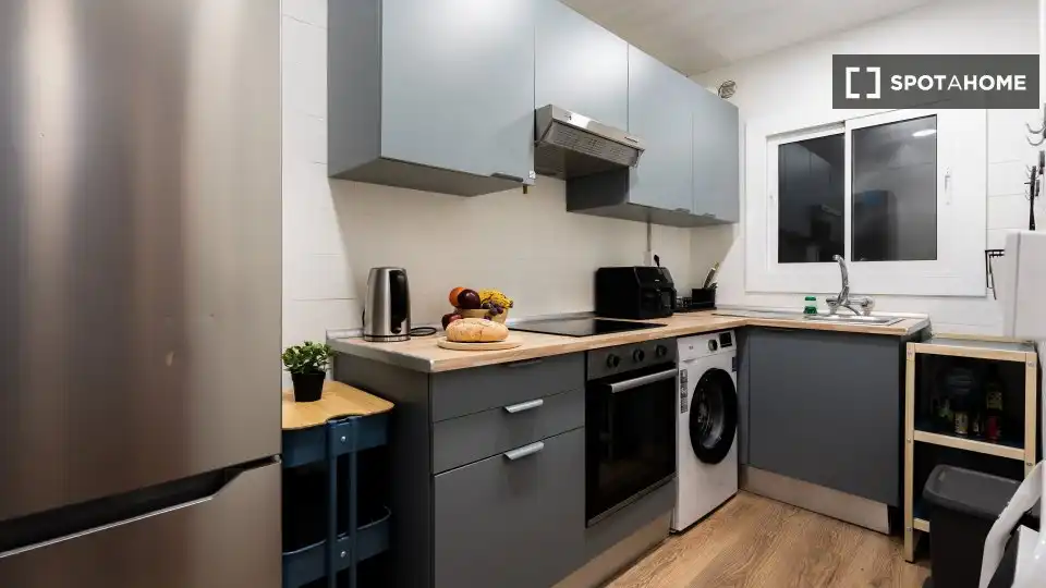 Küche von Wohnung zur untervermieten in Sabadell mit Klimaanlage, Heizung und Möbliert