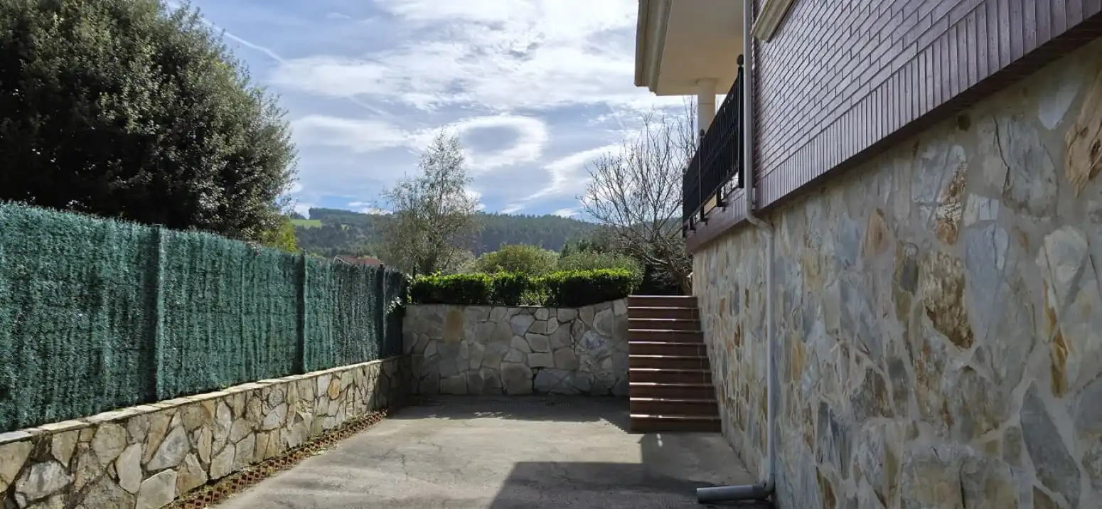 Jardí de Casa o xalet en venda en Piélagos amb Jardí privat i Parquet