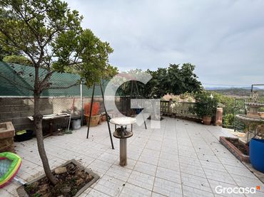 Xalet en venda a AV BARRAIX BESELGA