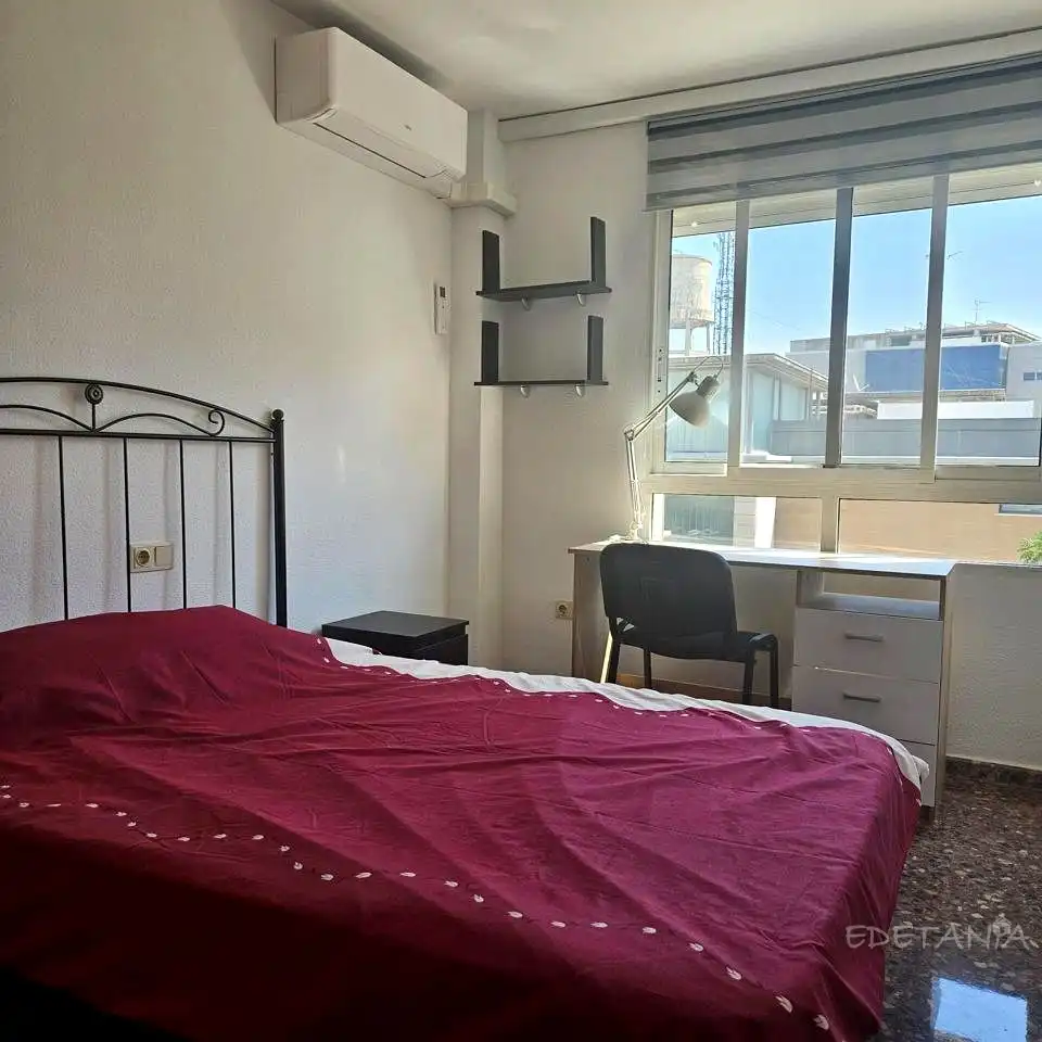 Habitación de Piso de alquiler en Alfara del Patriarca con Aire acondicionado, Amueblado y Balcón