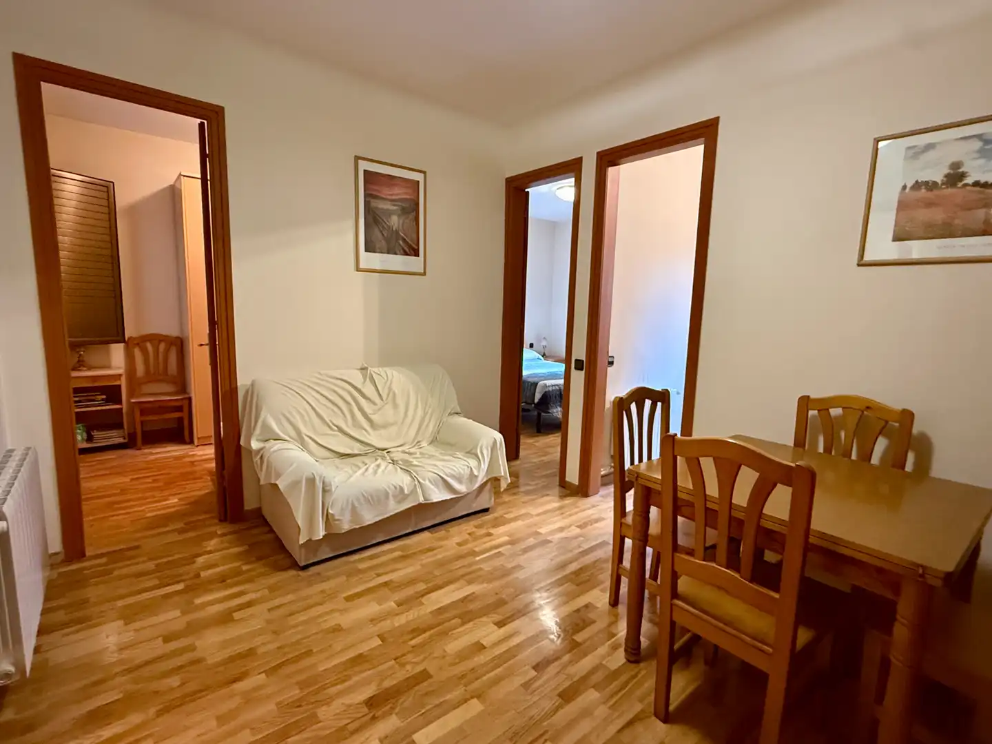 Living room of Flat for sale in Barcelona  with Heating, Parquet flooring and Furnished
