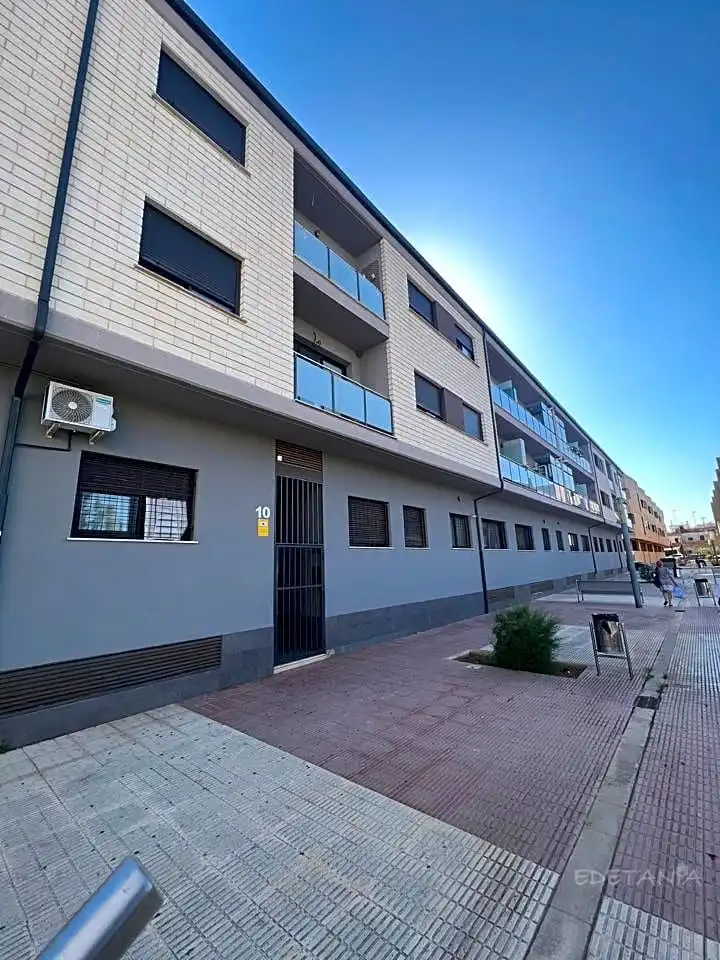 Planta baja de alquiler en Maestra Virgilia Moril Briz, Alginet