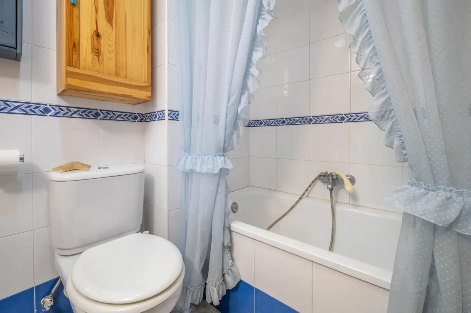 Badezimmer von Einfamilien-Reihenhaus zum Verkauf in Granada mit Klimaanlage