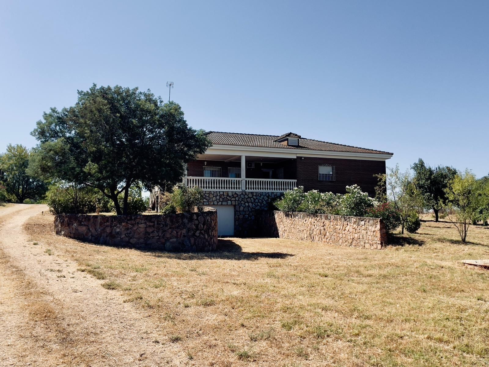 Vista exterior de Casa o xalet en venda en Badajoz Capital amb Aire condicionat, Calefacció i Terrassa