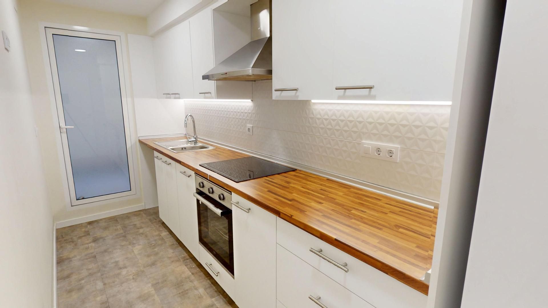 Cocina de Piso de alquiler en  Valencia Capital con Parquet