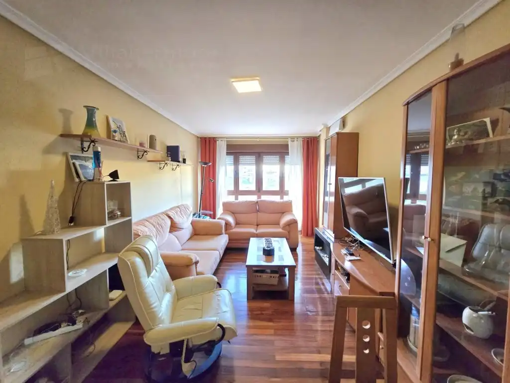 Sala d'estar de Pis en venda en Villarcayo de Merindad de Castilla la Vieja