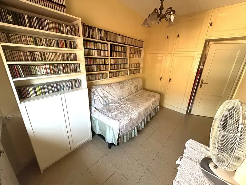 Piso en venta en Madrid con Calefacción y Amueblado