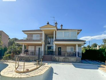 Villa con balcone in vendita a Calle vent de ponent