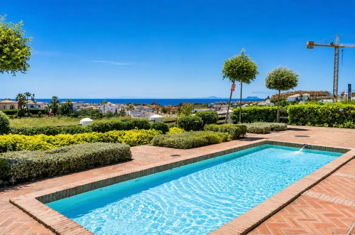 Flat with pool for sale in Selwo, imagen 2