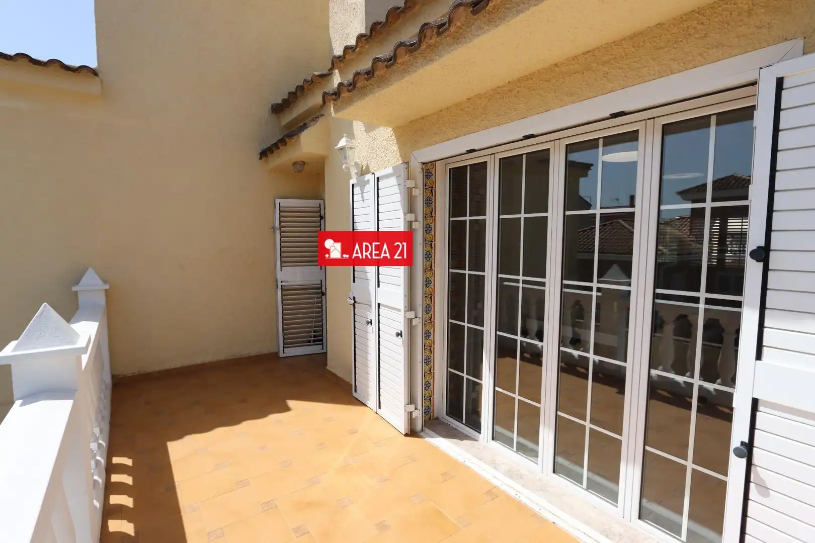 Balcony of Houses for sale in La Pobla de Vallbona  with Heating, Terrace and Storage room