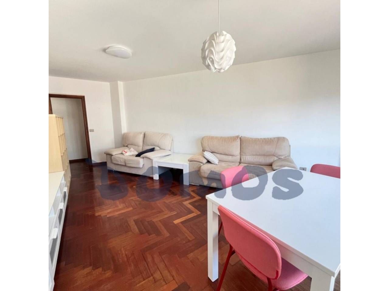 Sala d'estar de Pis en venda en Lugo Capital amb Calefacció, Parquet i Traster