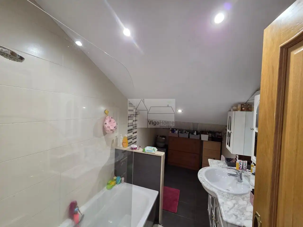 Baño de Casa o chalet en venta en Vigo  con Calefacción y Jardín privado
