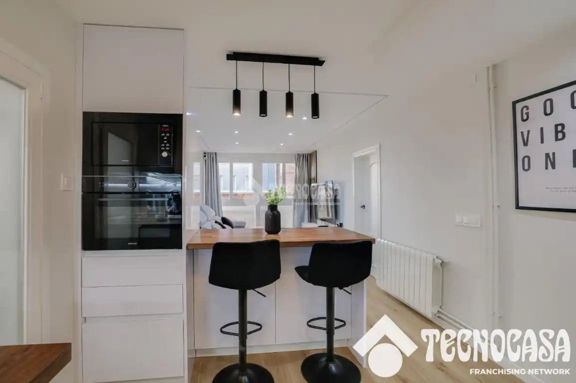 Kitchen of Flat for sale in Santa Coloma de Gramenet  with Air Conditioner, Heating and Parquet flooring