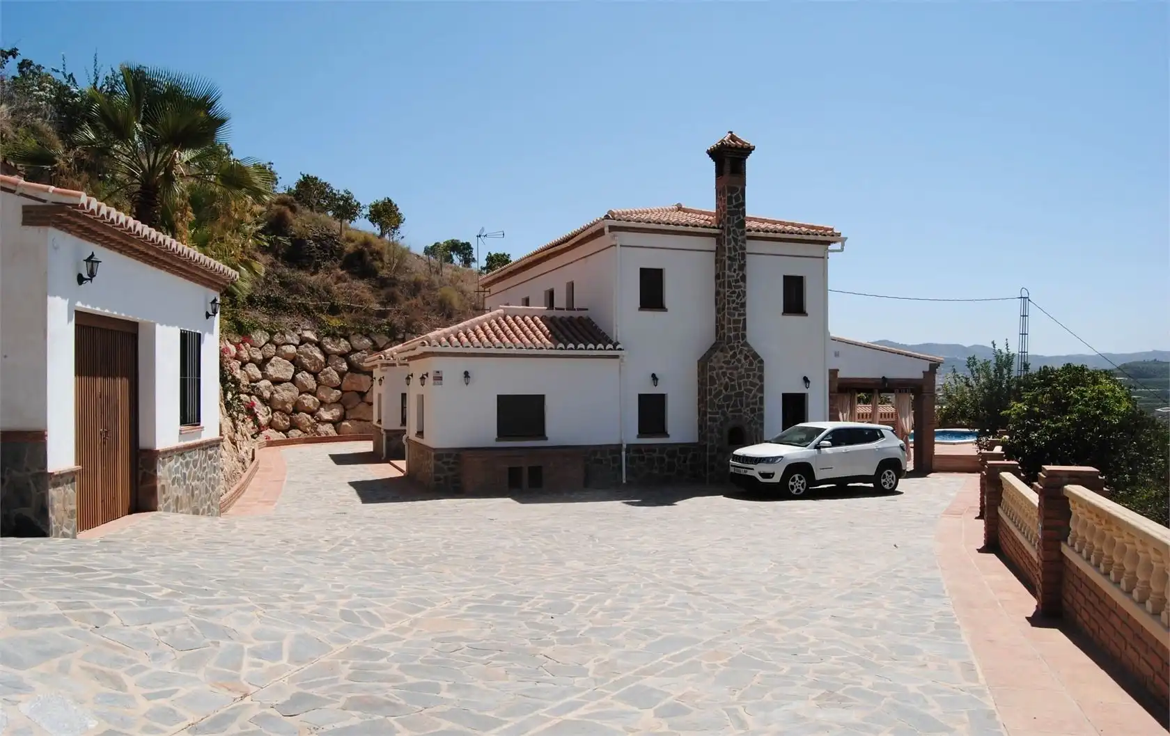 Vista exterior de Casa o chalet en venta en Vélez-Málaga con Aire acondicionado, Jardín privado y Terraza
