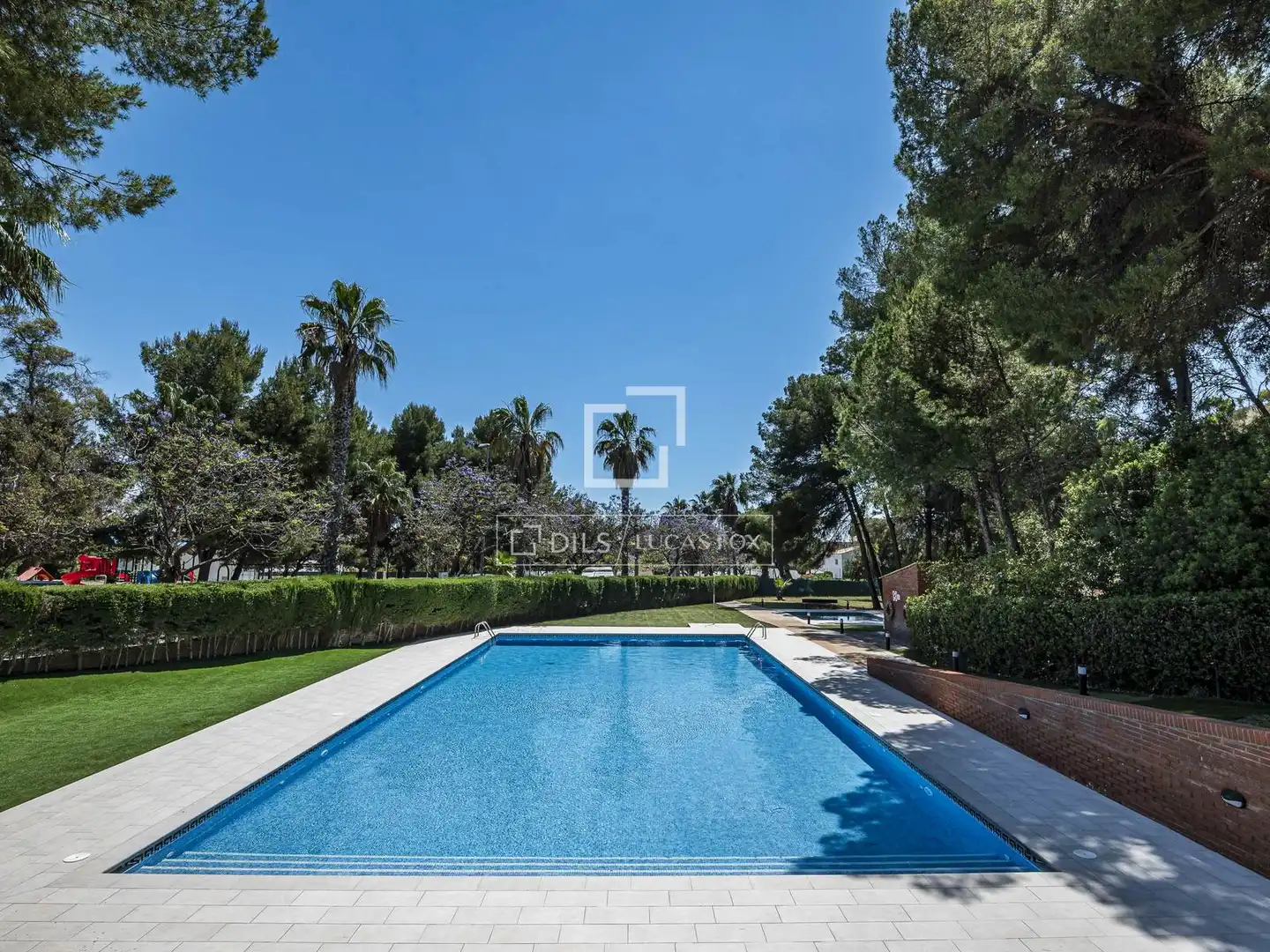 Swimming pool of Flat for sale in Sitges  with Air Conditioner, Heating and Private garden