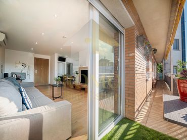 Appartamento con balcone in vendita a Carrer del Romaní