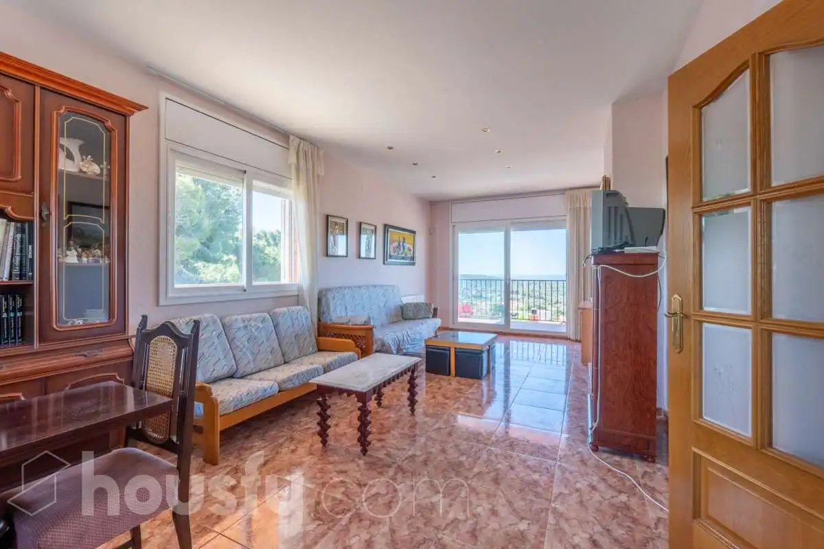 Sala de estar de Casa o chalet en venta en Cunit con Calefacción, Jardín privado y Terraza