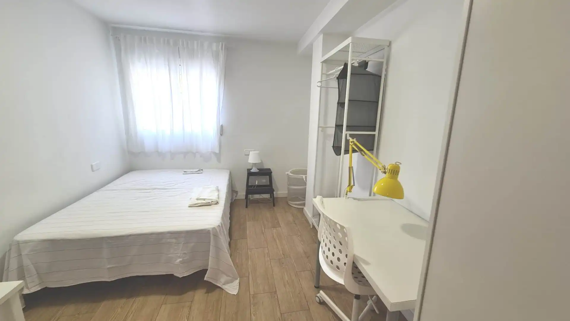 Schlafzimmer von Wohnung zur Miete in Valencia mit Klimaanlage, Möbliert und Ofen