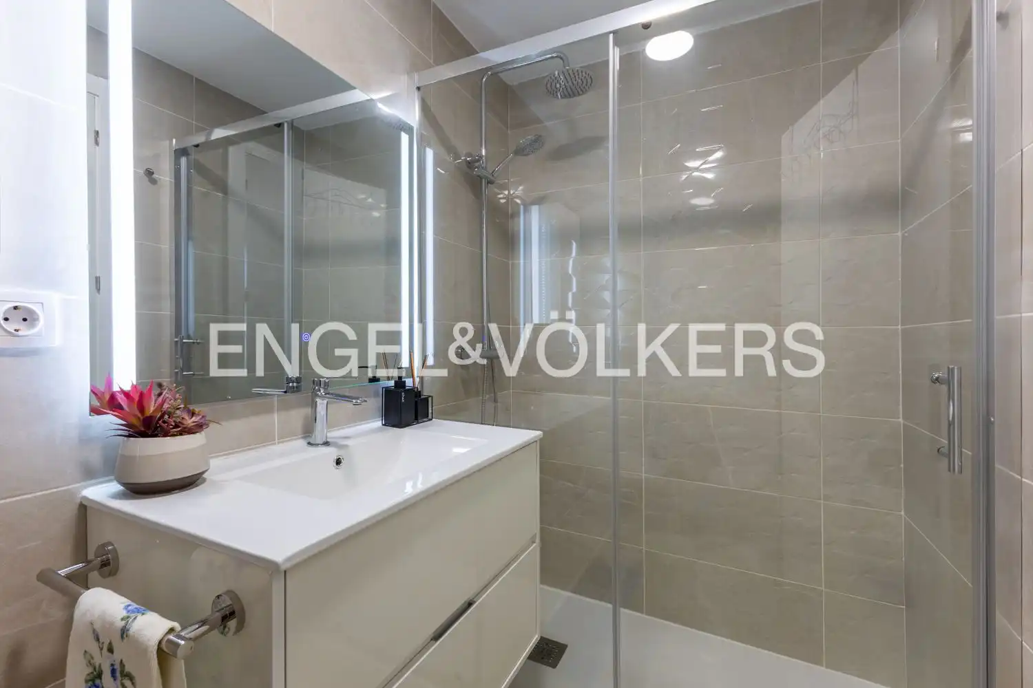 Bathroom of Flat for sale in Cabanes  with Air Conditioner, Heating and Private garden