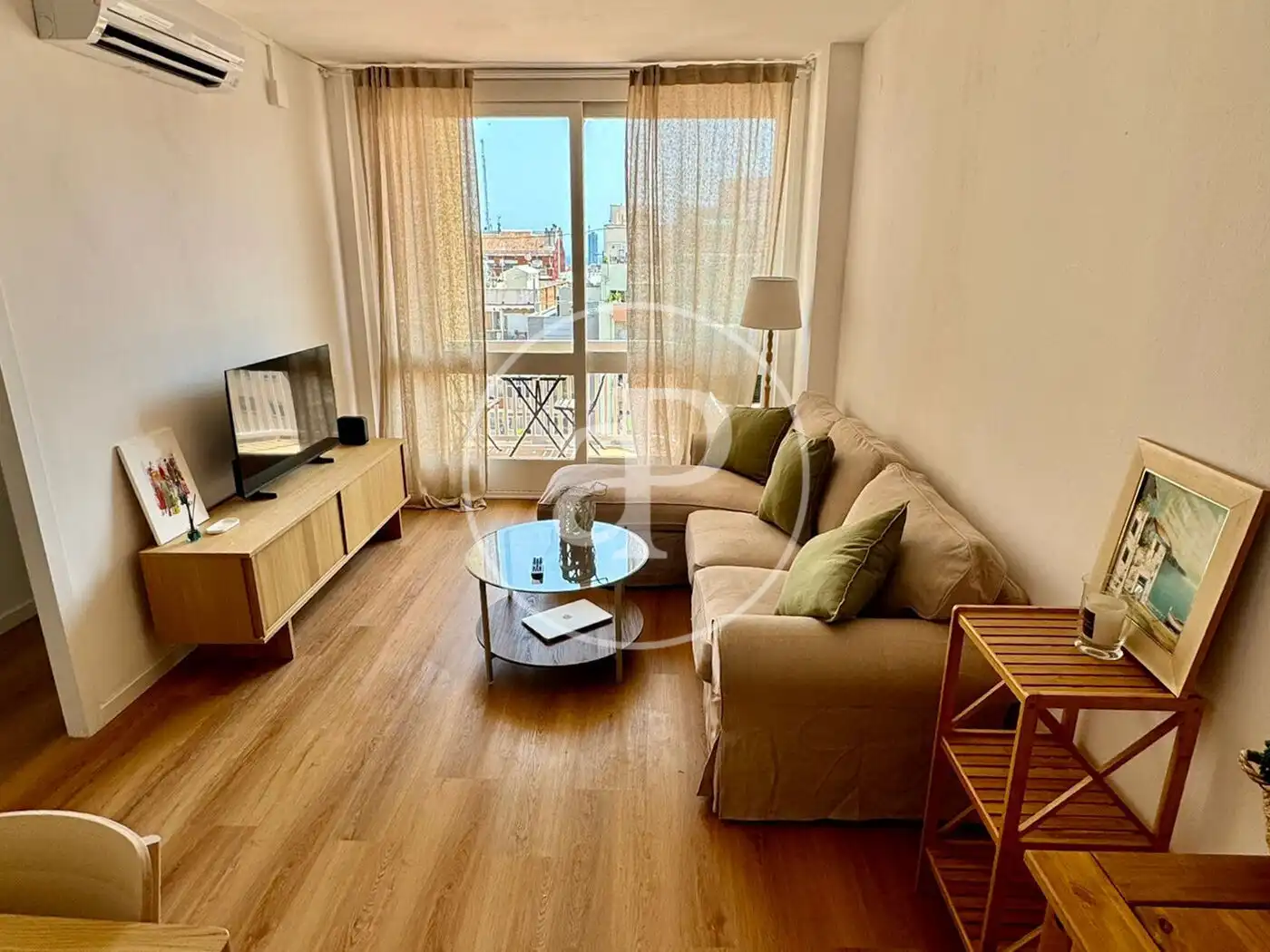 Living room of Flat for rent in Barcelona  with Air Conditioner, Heating and Furnished