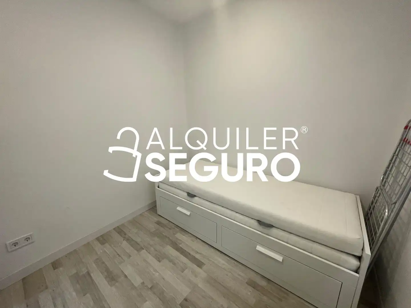 Habitación de Piso de alquiler en Madrid con Aire acondicionado, Calefacción y Amueblado