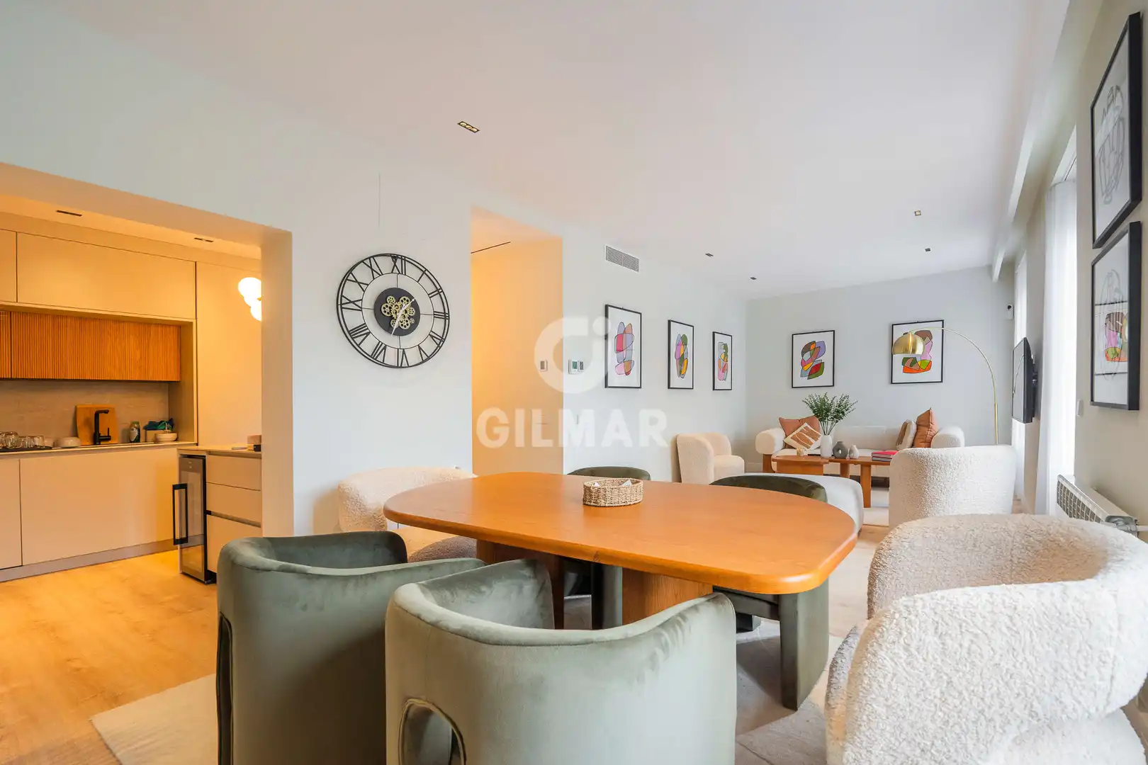 Comedor de Piso en venta en Madrid con Calefacción