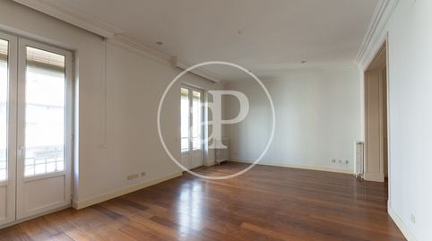 Photo 2 of Flat for rent in C. del Monte Esquinza, Almagro, Madrid Capital