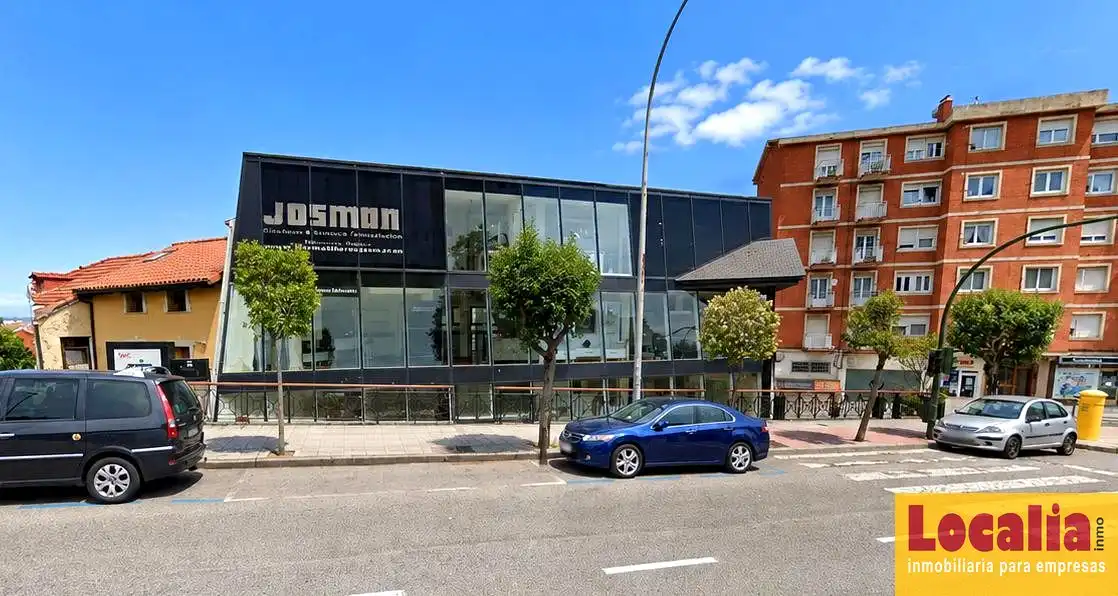 Vista exterior de Edificio en venta en Santander