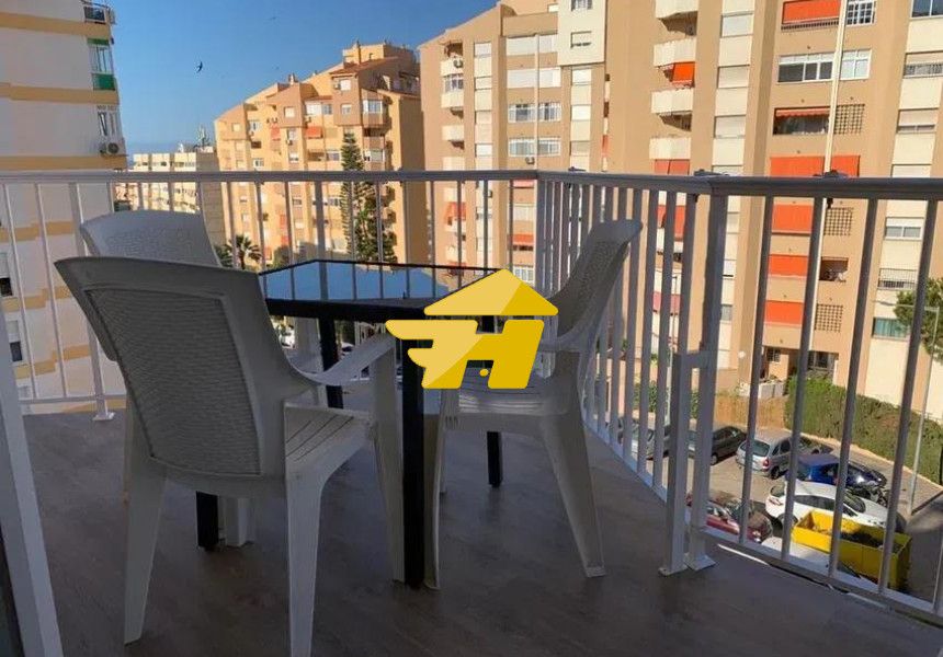 Flat to rent in Calle Hermanos Álvarez Quintero, La Cala del Moral