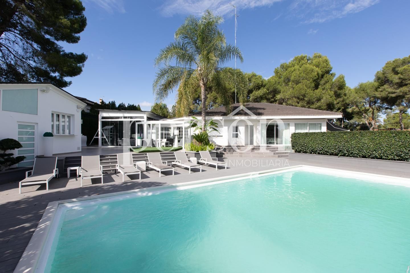 Exterior view of House or chalet for sale in Paterna  with Air Conditioner, Private garden and Terrace