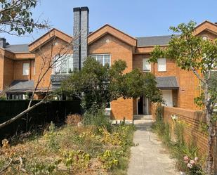 Vista exterior de Casa adosada en venda en Palencia Capital amb Calefacció, Jardí privat i Terrassa