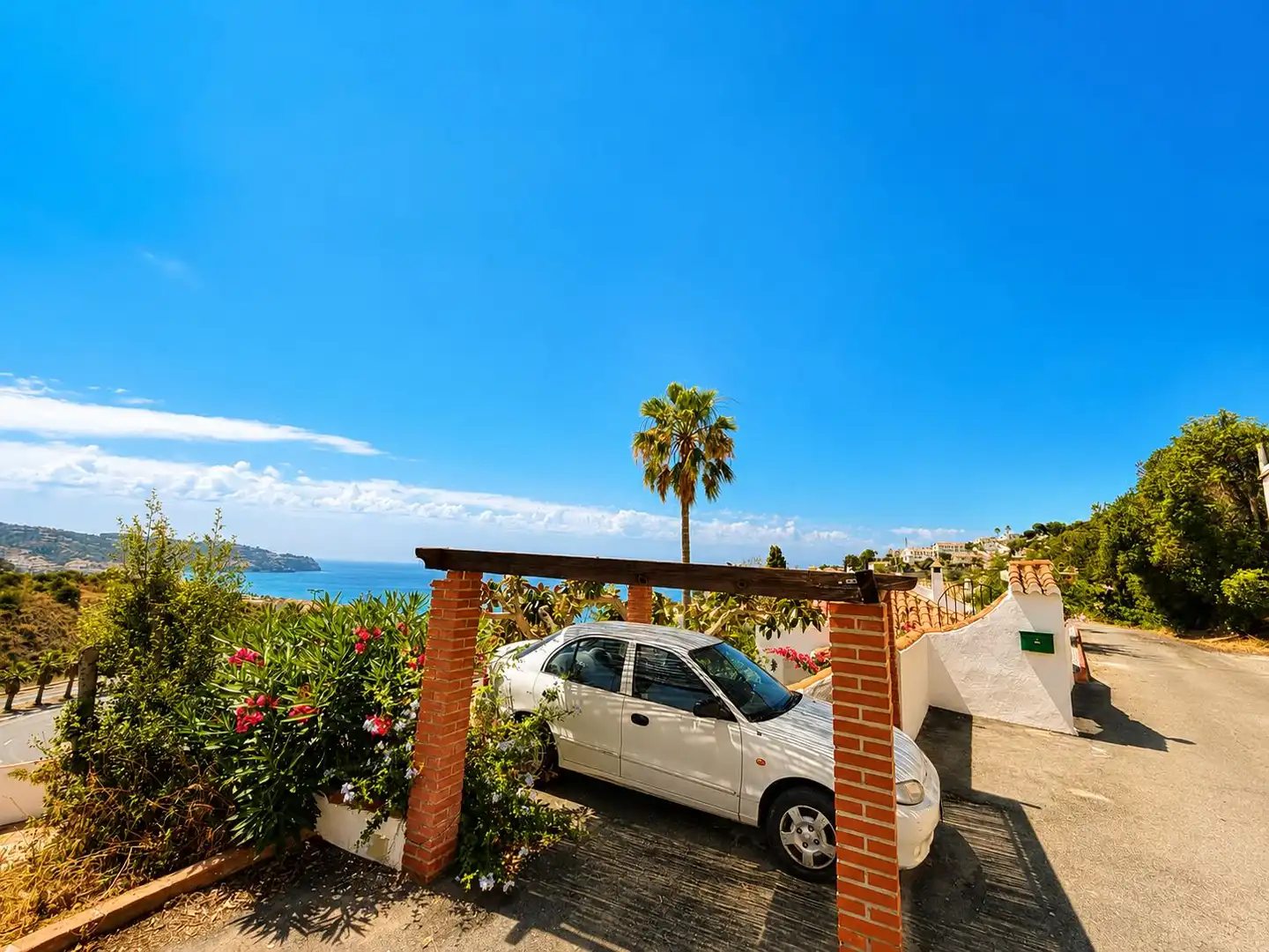 Exterior view of Houses for sale in Almuñécar  with Air Conditioner, Heating and Private garden