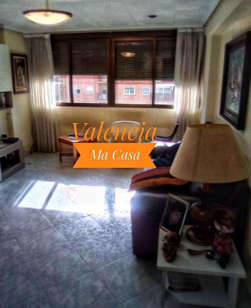 Bedroom of Flat to rent in  Valencia Capital  with Air Conditioner, Heating and Storage room