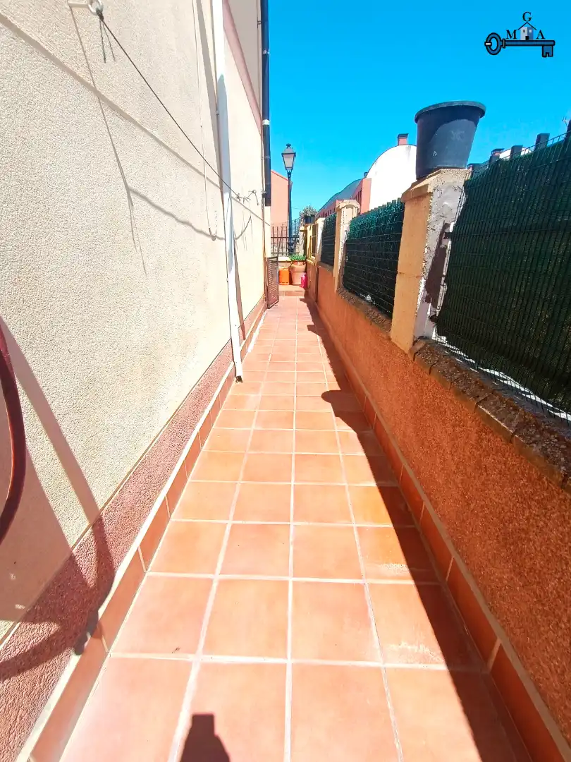 Terrassa de Casa adosada en venda en El Viso de San Juan amb Jardí privat, Terrassa i Traster