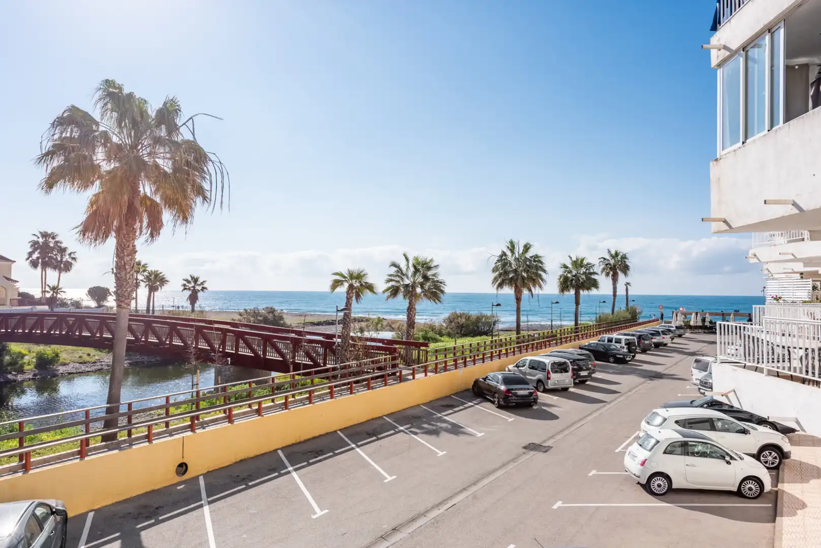 Vista exterior de Apartament en venda en Marbella amb Aire condicionat, Terrassa i Moblat