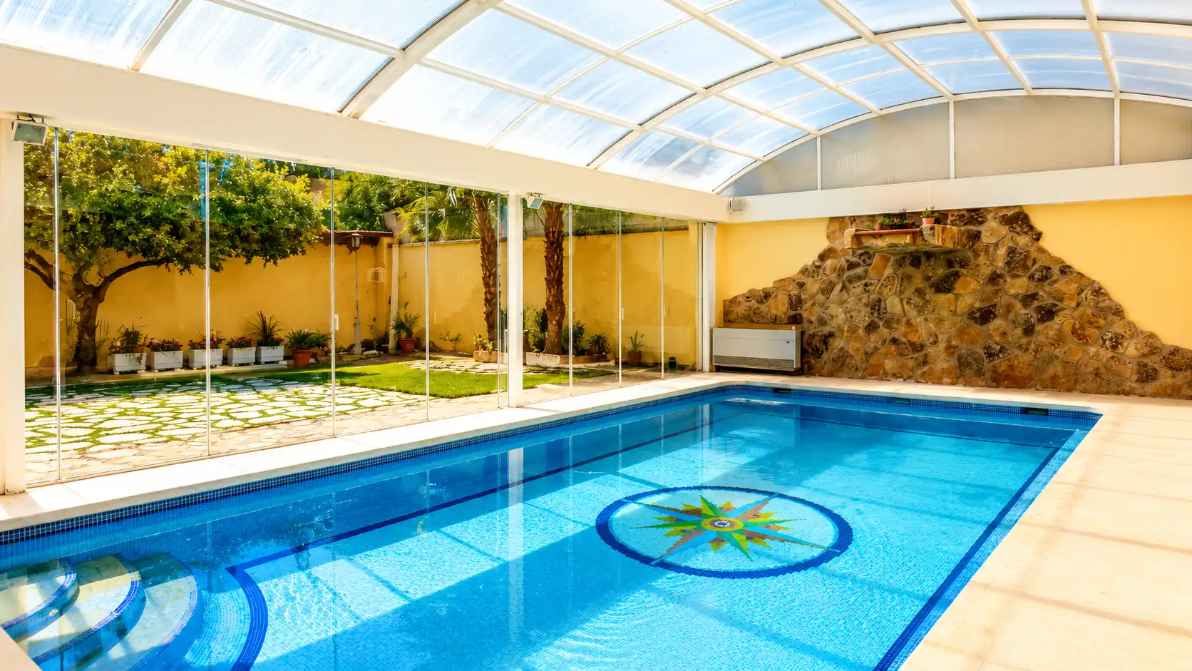 Swimming pool of Houses for sale in San Lorenzo de El Escorial  with Air Conditioner, Heating and Private garden