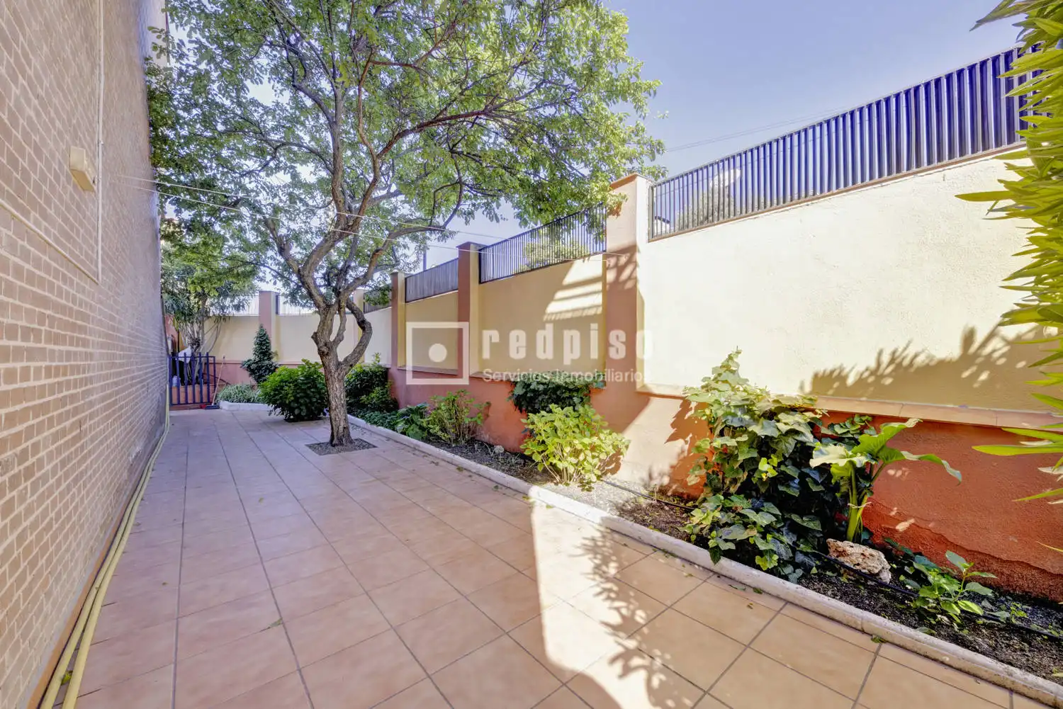 Garden of Houses for sale in Pozuelo de Alarcón  with Air Conditioner, Heating and Parquet flooring