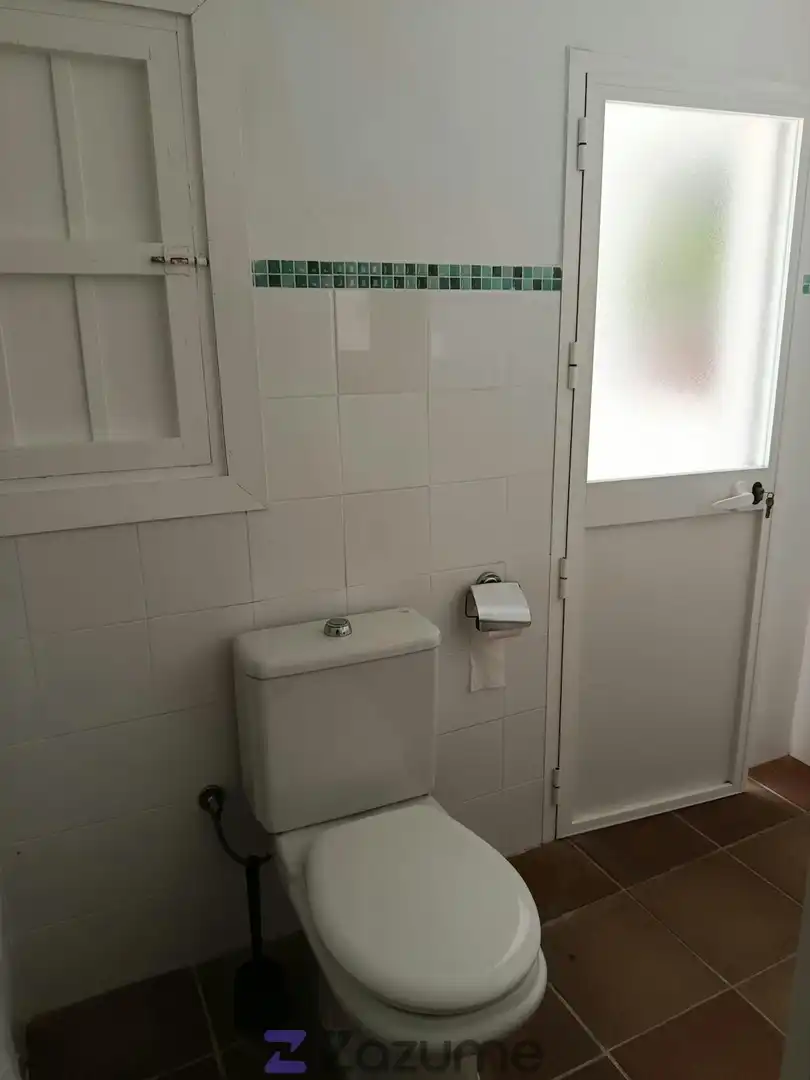 Baño de Piso de alquiler en Pizarra con Aire acondicionado, Calefacción y Jardín privado