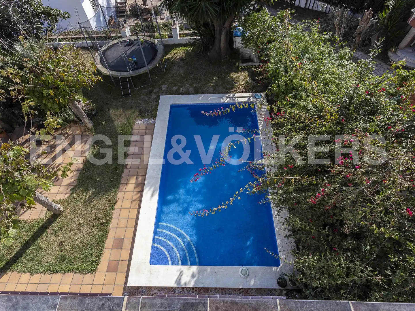 Piscina de Casa o xalet en venda en Castelldefels amb Aire condicionat, Calefacció i Jardí privat