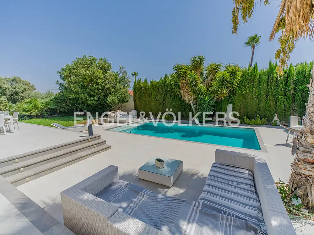 Vista exterior de Casa o chalet en venta en El Campello con Aire acondicionado, Calefacción y Jardín privado