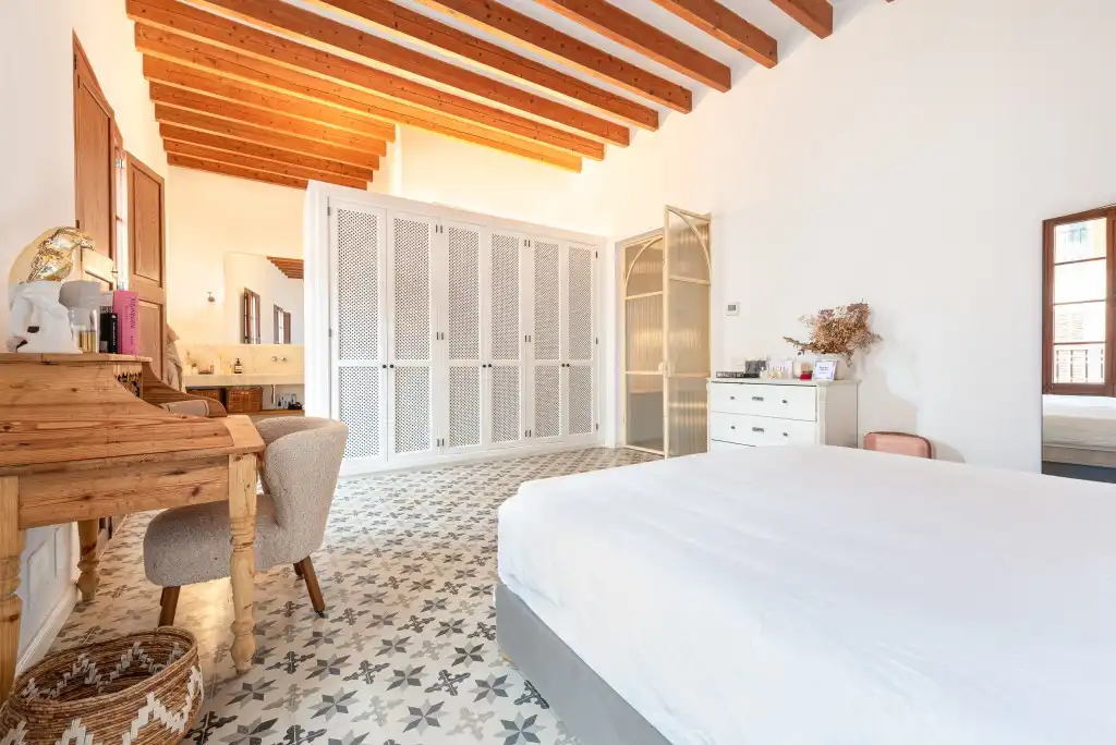 Schlafzimmer von Country house zur Miete in Pollença mit Klimaanlage, Heizung und Privatgarten