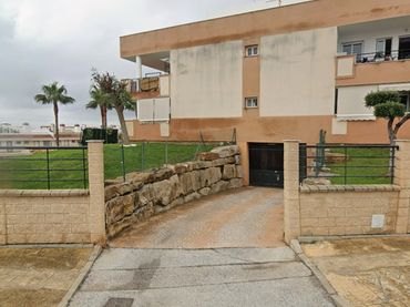 Individual amb ascensor en venda a Doña Julia Golf