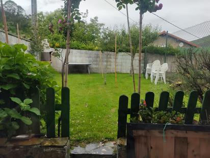 Jardí de Casa adosada en venda en Riotuerto amb Terrassa i Balcó