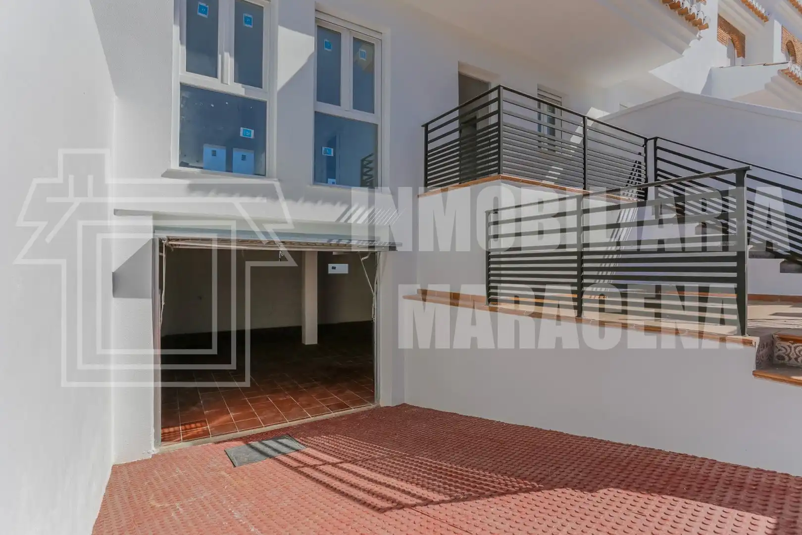 Casa adosada en venta en Láchar